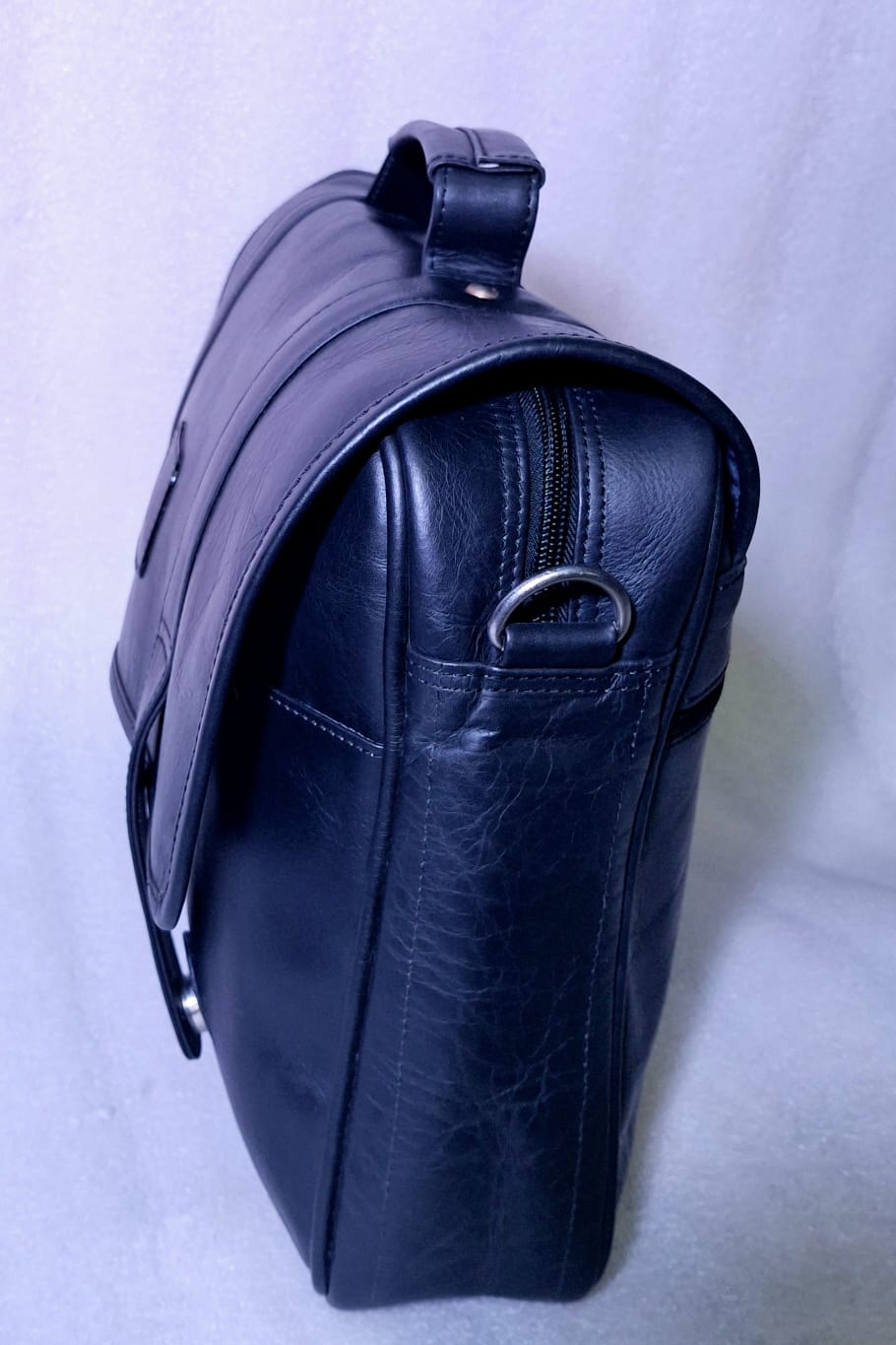 BOLSO MENSAJERO DE CUERO PARA HOMBRE