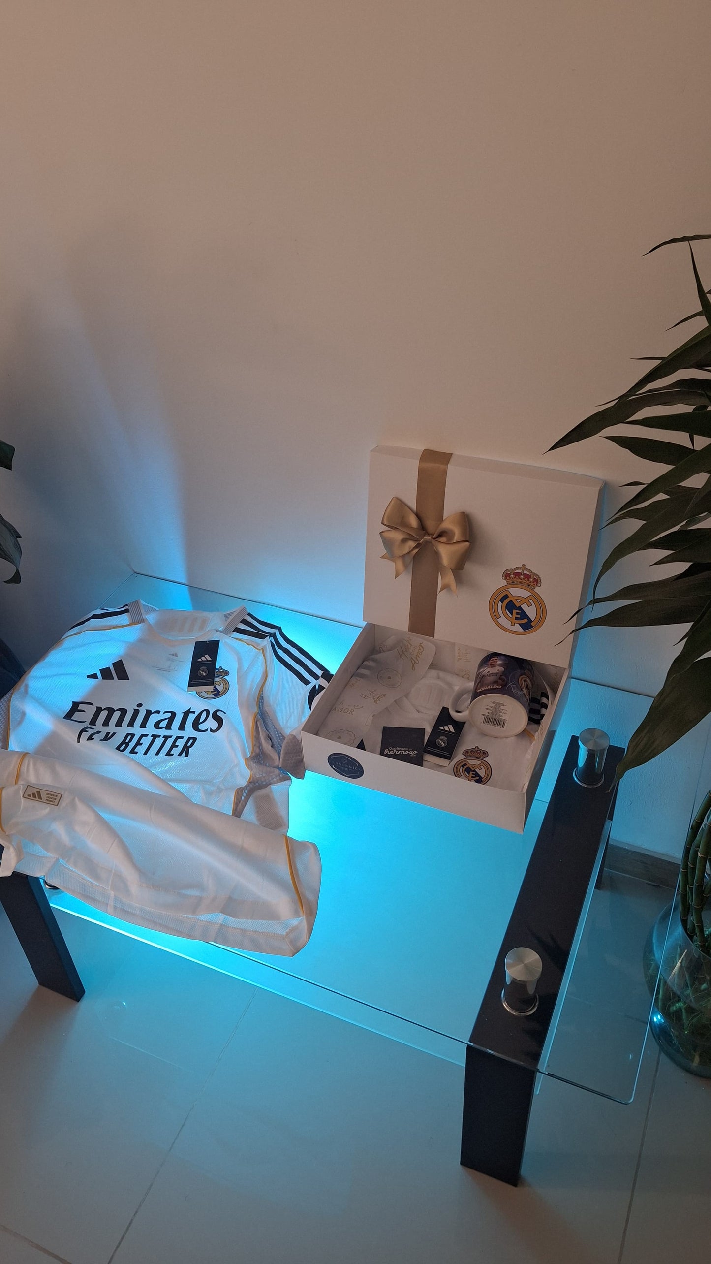DETALLE CAMISETA REAL MADRID 2026
